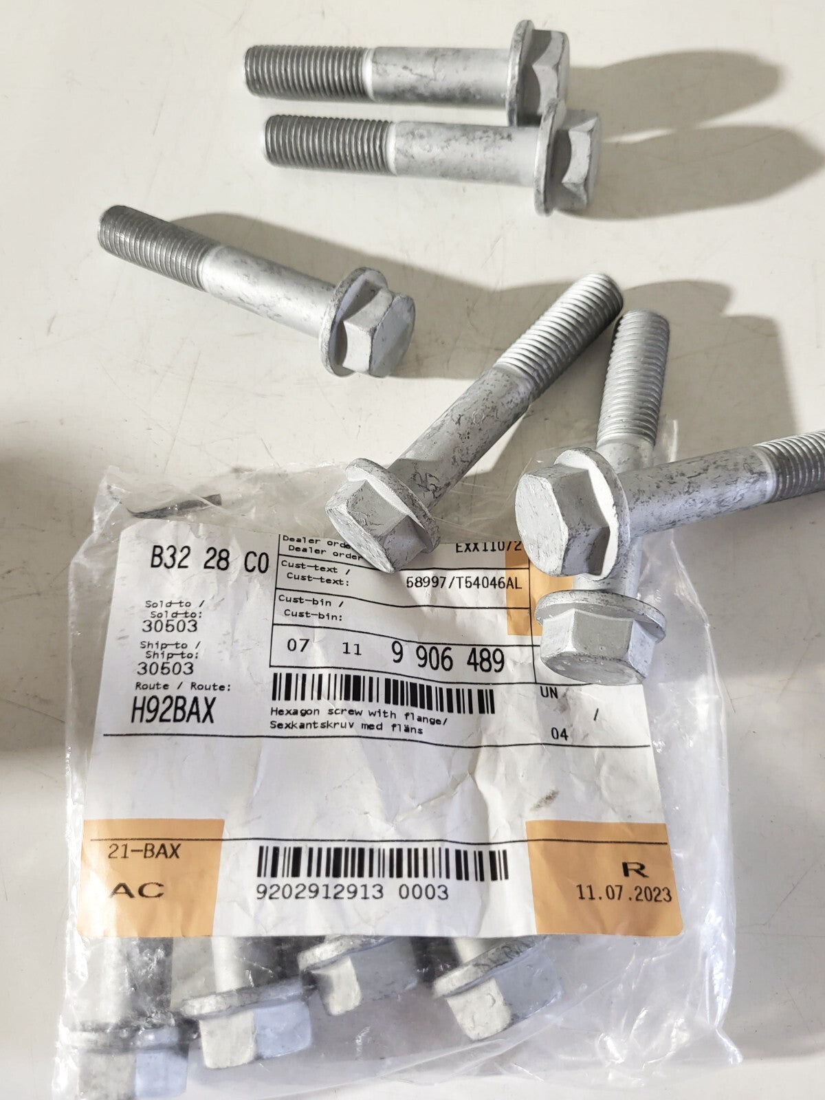 BMW E87 E81 E88 E82 E90 E91 E92 E93 Hexagon screw with flange 1psc 07119906489
