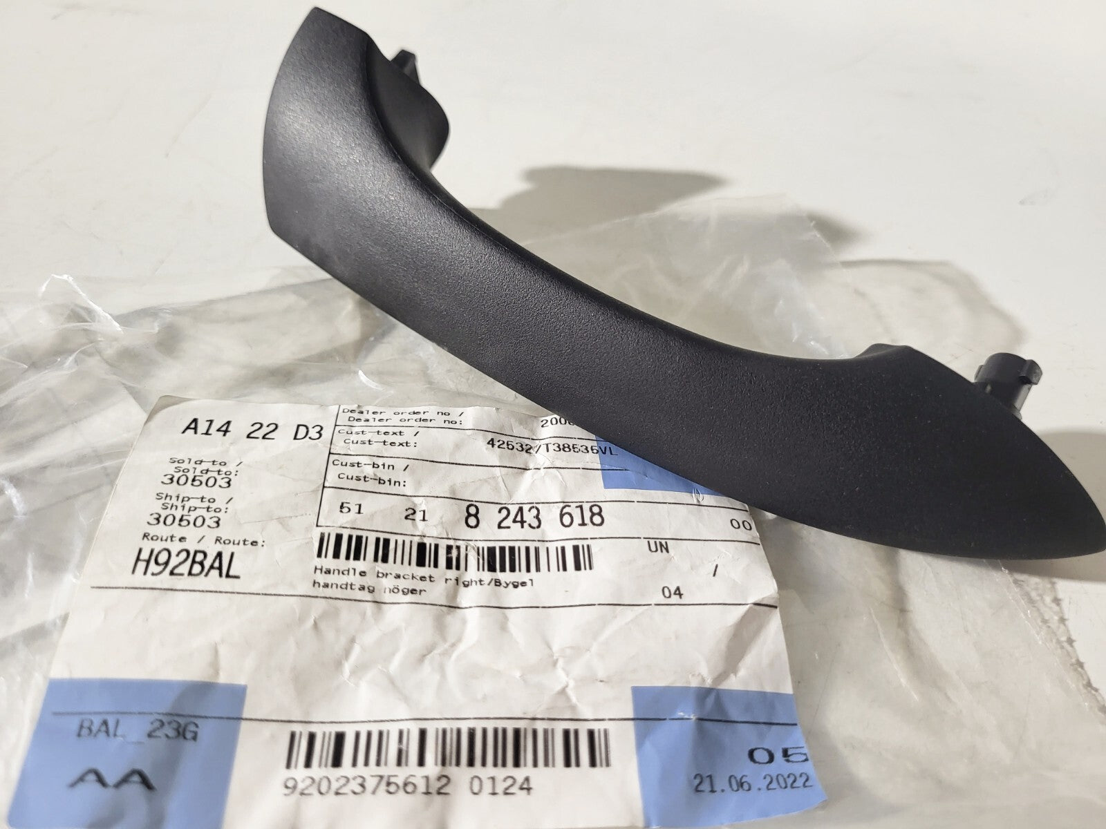 BMW X5 E53 door handle bracket right 51218243618