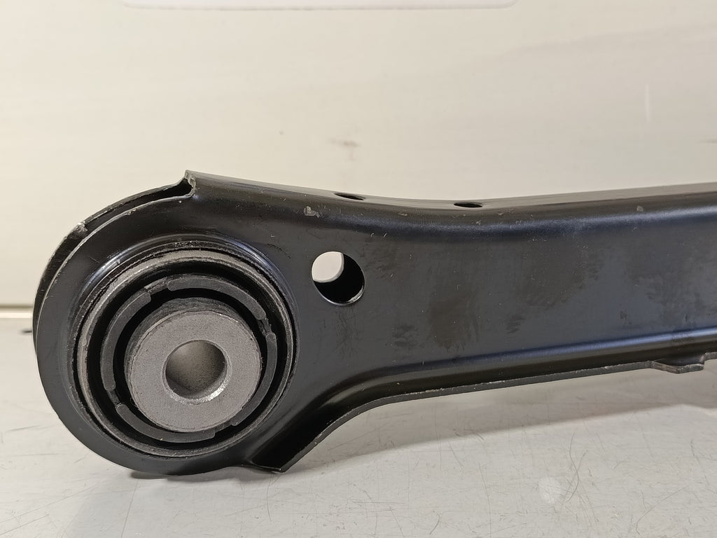 BMW e92 325i rear control arm, left right 33322406289 33322406288 DENCKERMANN