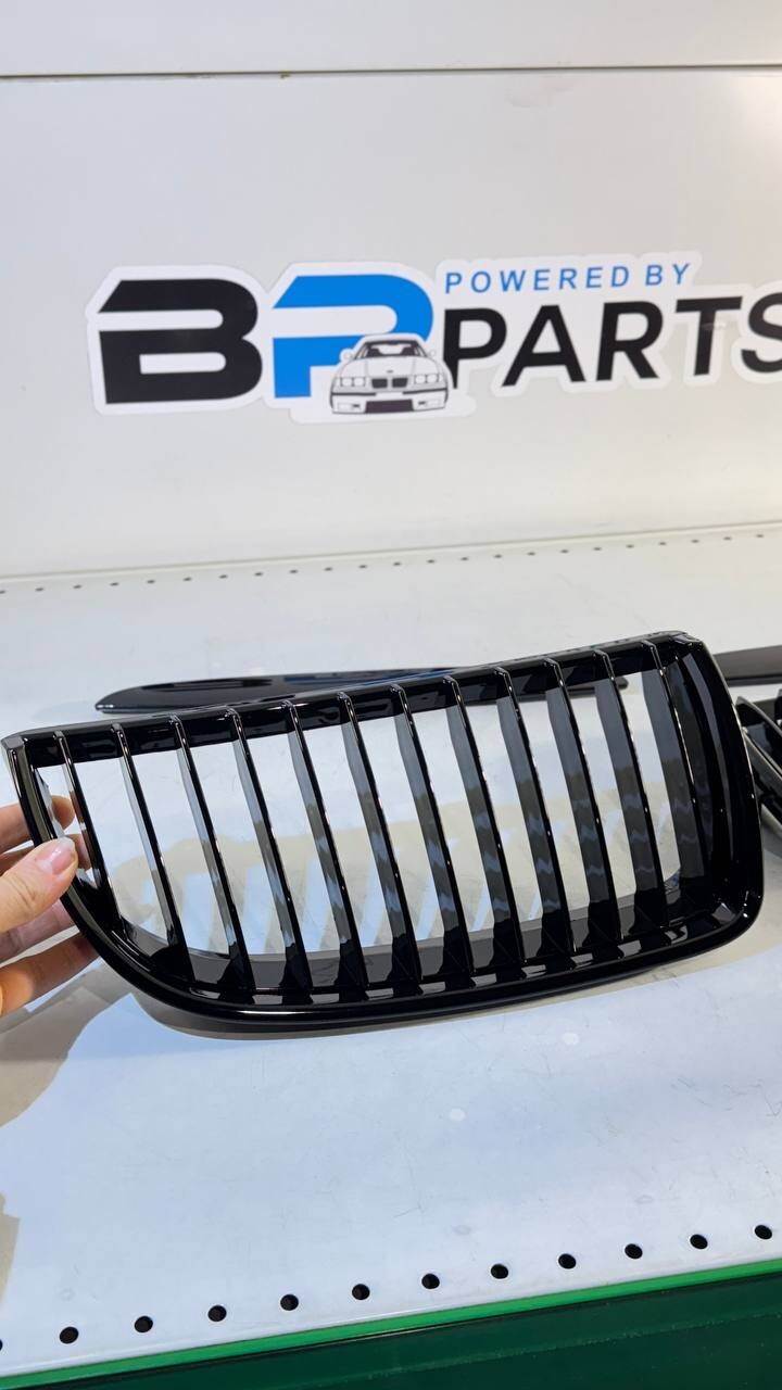 BMW E90 Kidney Set High-Gloss Black NSK90H 51137120009 51137120010