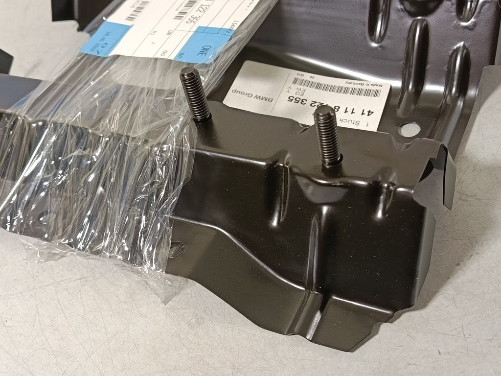 BMW e36 coupe sedan Bracket exhaust, rear 41118122355