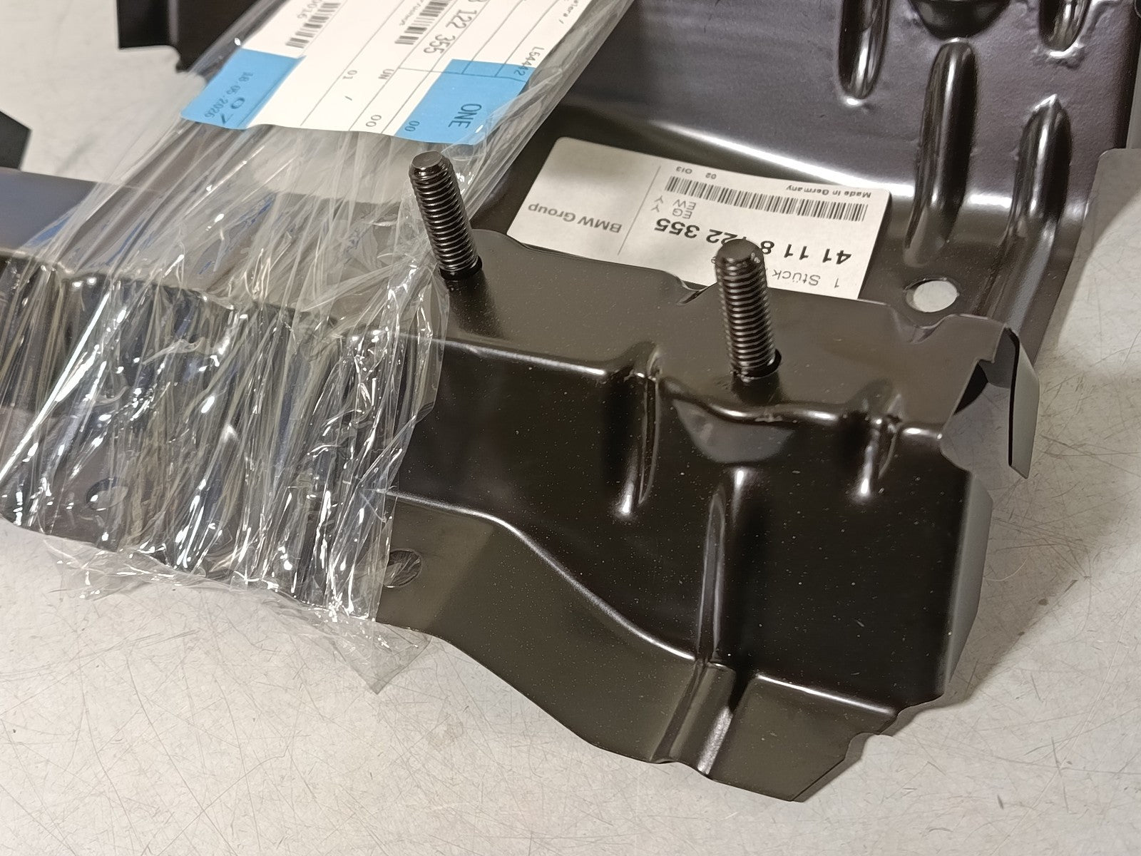 BMW e36 coupe sedan Bracket exhaust, rear 41118122355