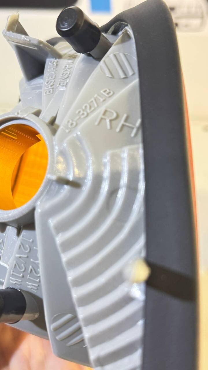 BMW E36 Right/ Left turn indicator 63138353278 63138353279