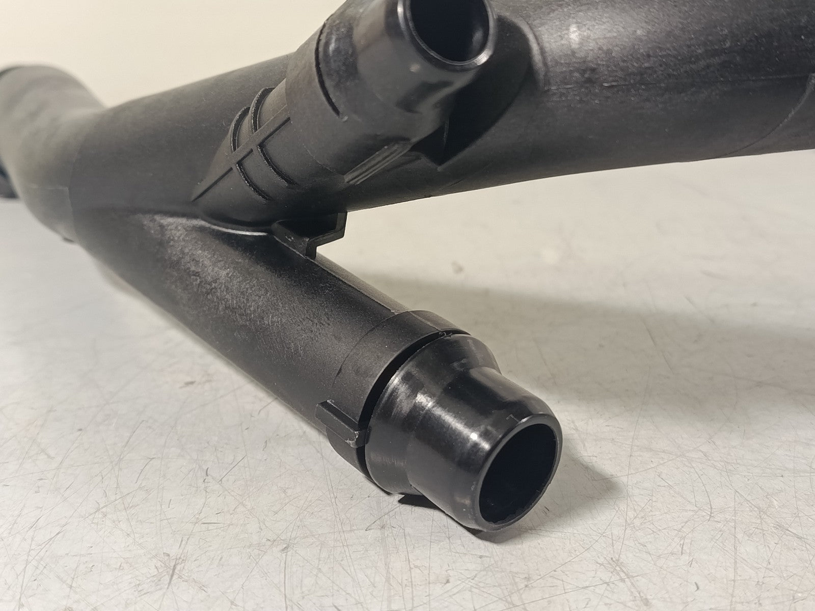 BMW Pipe, heater return-hose connection 11537802632 SWAG 20 10 1794