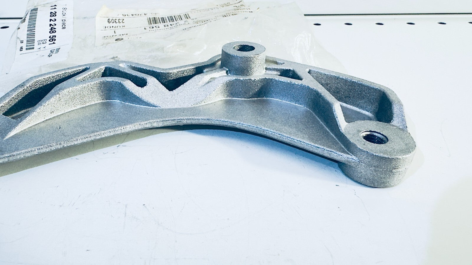 BMW E46 E38 E39 E53 Holder 11282248561