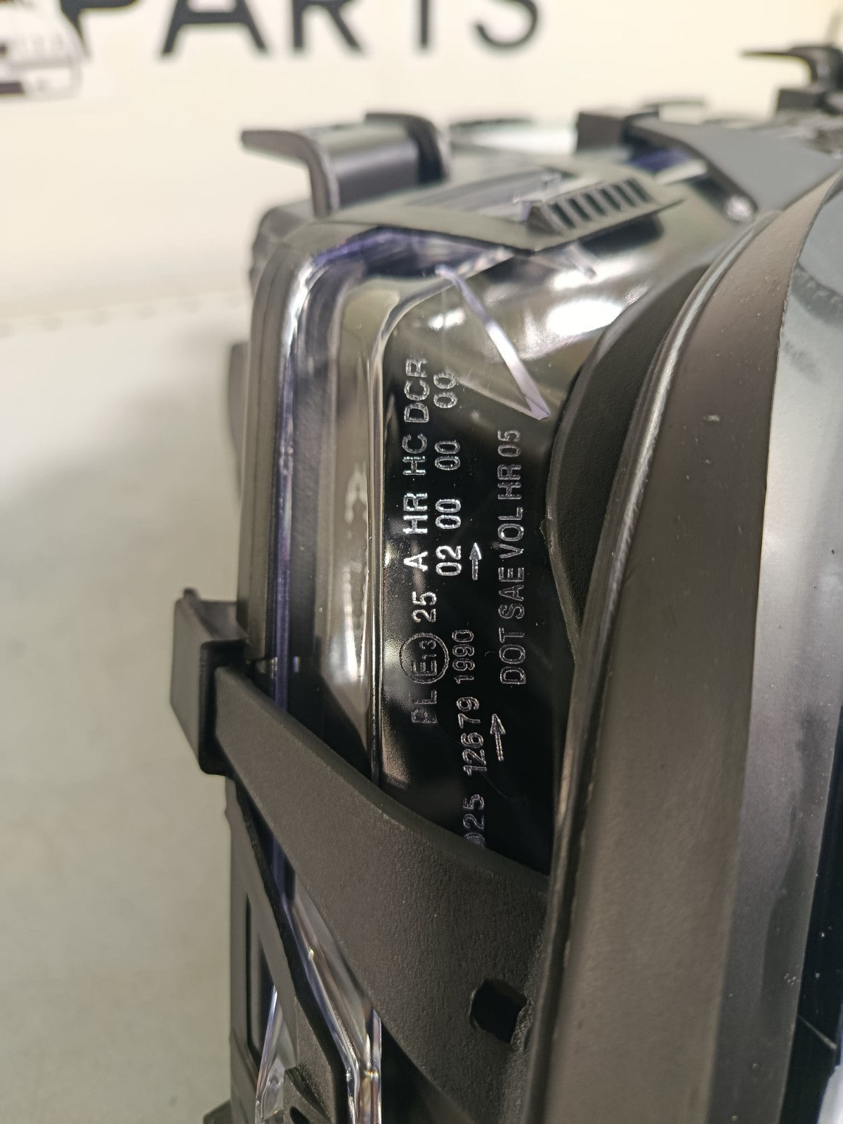 BMW E46 Facelift Headlights R+L (TYC) 63127165770 63127165782 63127165769