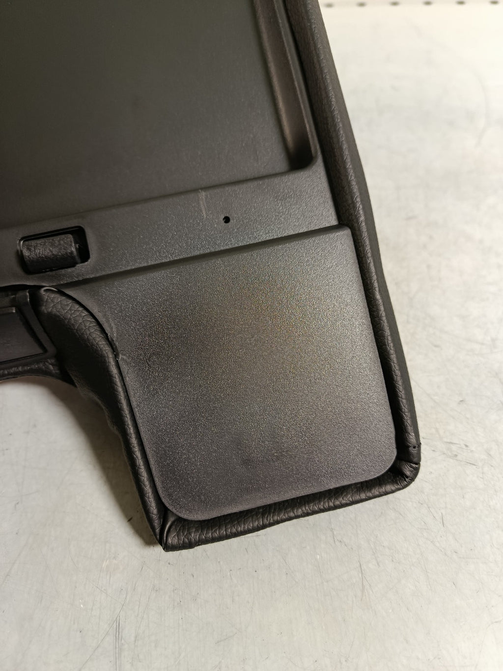 BMW E46 Armrest Upper Leather imination 51168238229