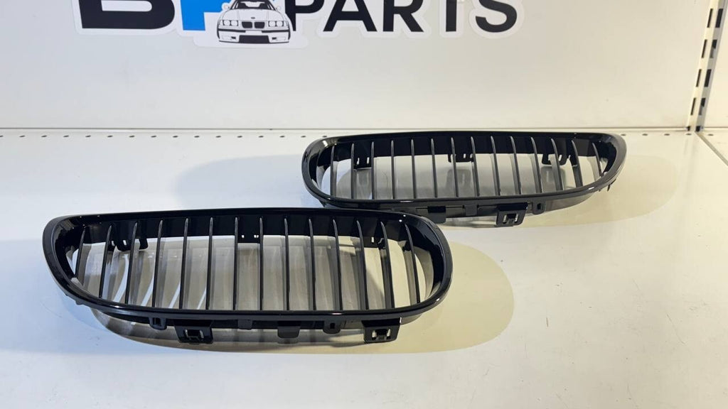 BMW E93 Kidney set Gloss BLACK left, right 51137157277 51137157278
