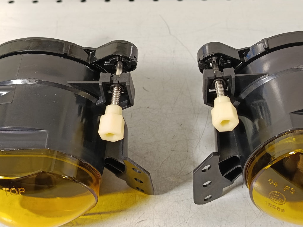 BMW E90 E90 LCI E91 E91 Fog lights, left right yellow 63176910791 63176910792