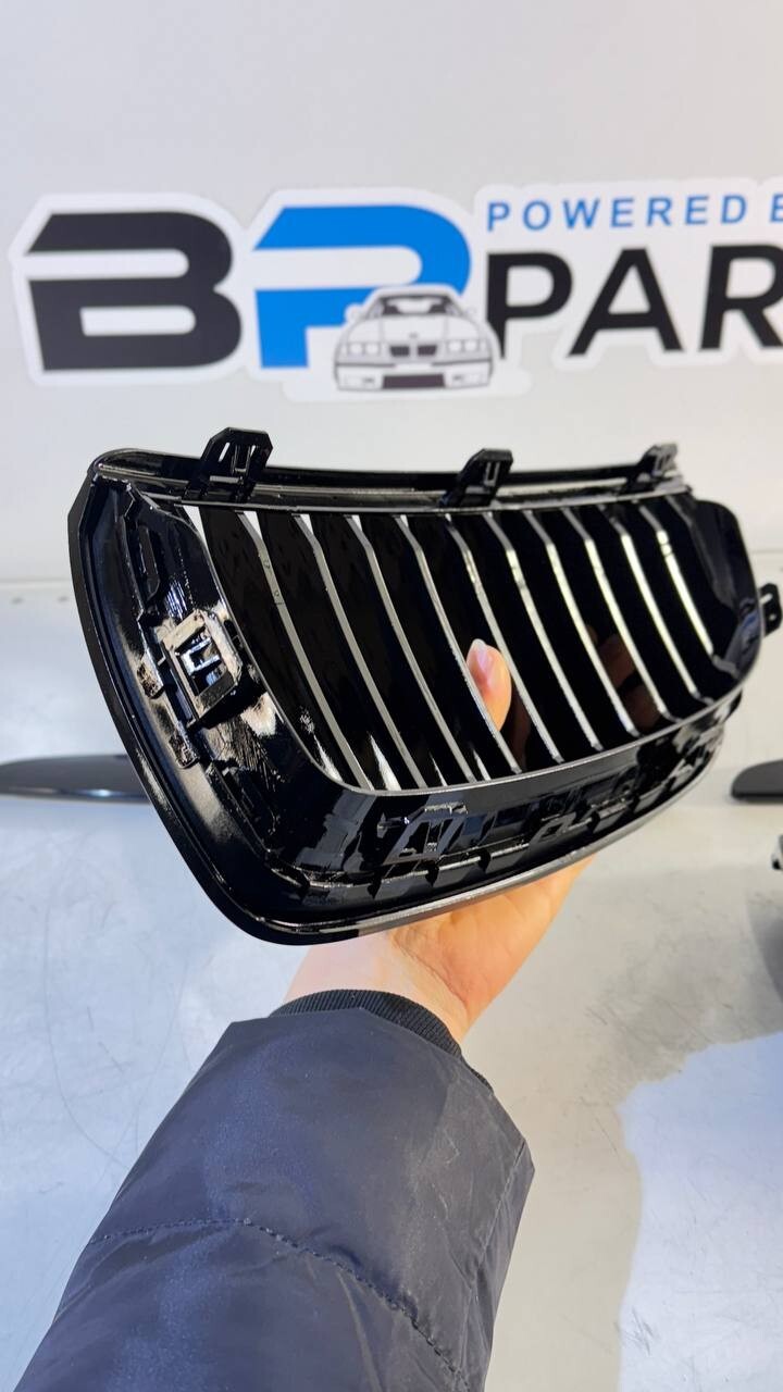 BMW E90 Kidney Set High-Gloss Black NSK90H 51137120009 51137120010