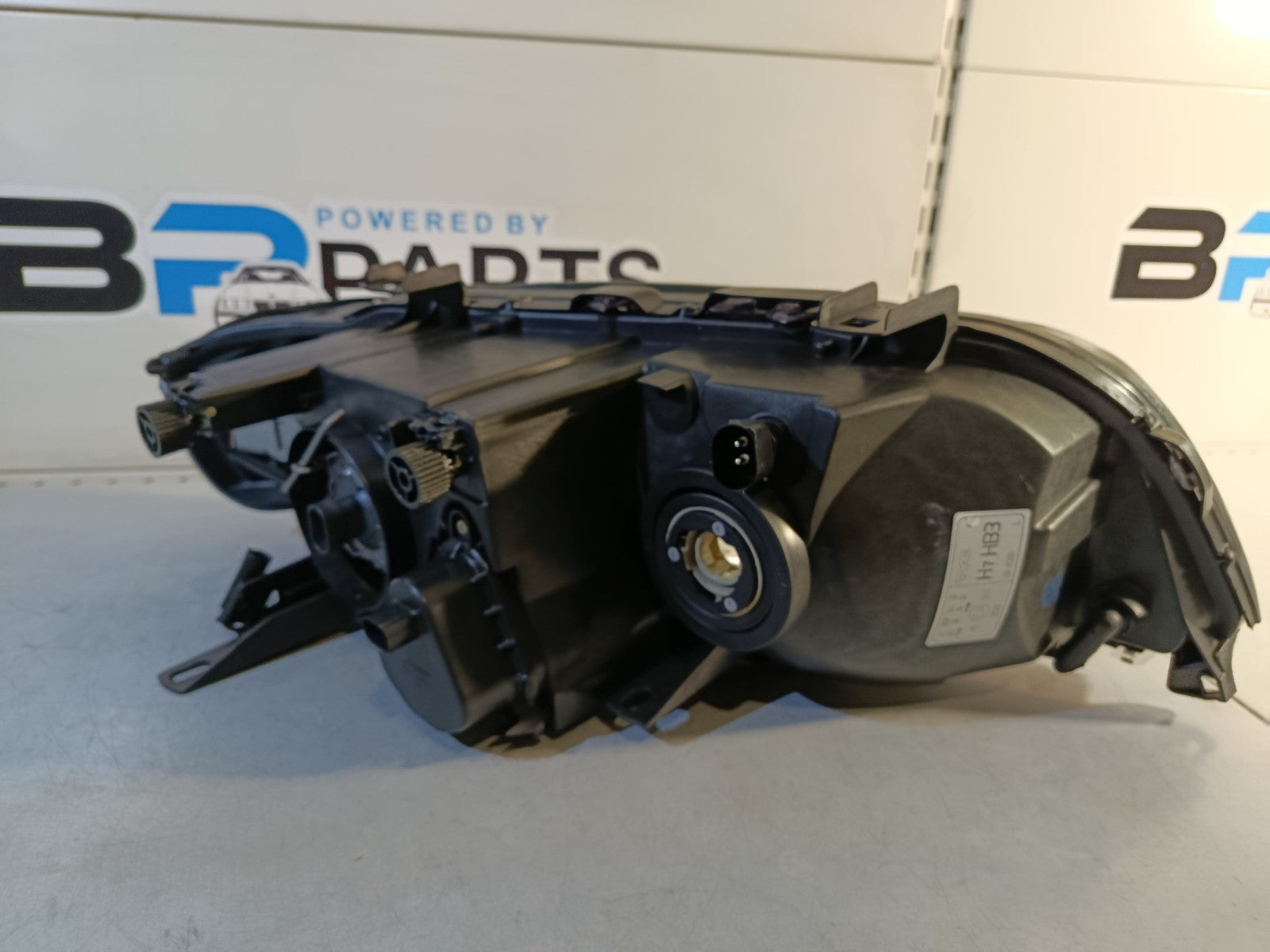 BMW X5 E53 Left Headlight, White Turn Indicator (TYC) 63126930211 ZBM1151CL