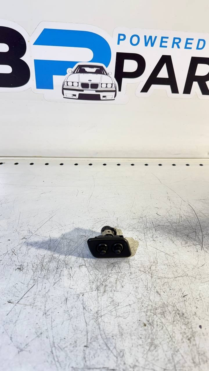 BMW E39 Spray Nozzle Left 61678360661 PBMWG024L