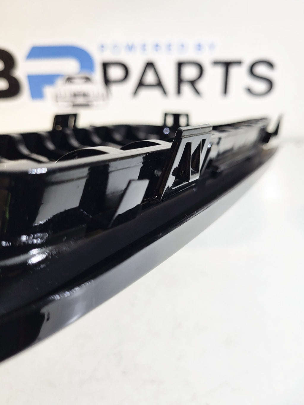 BMW E90LCI E91LCI Sedan Kidney set BLACK left, right 51137201969 51137201970
