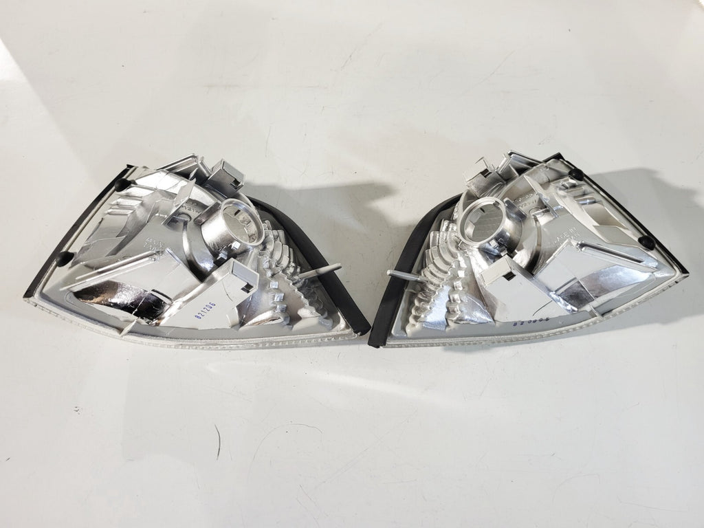 BMW E36 coupe front left, right white turn indicator 82199403093 82199403094