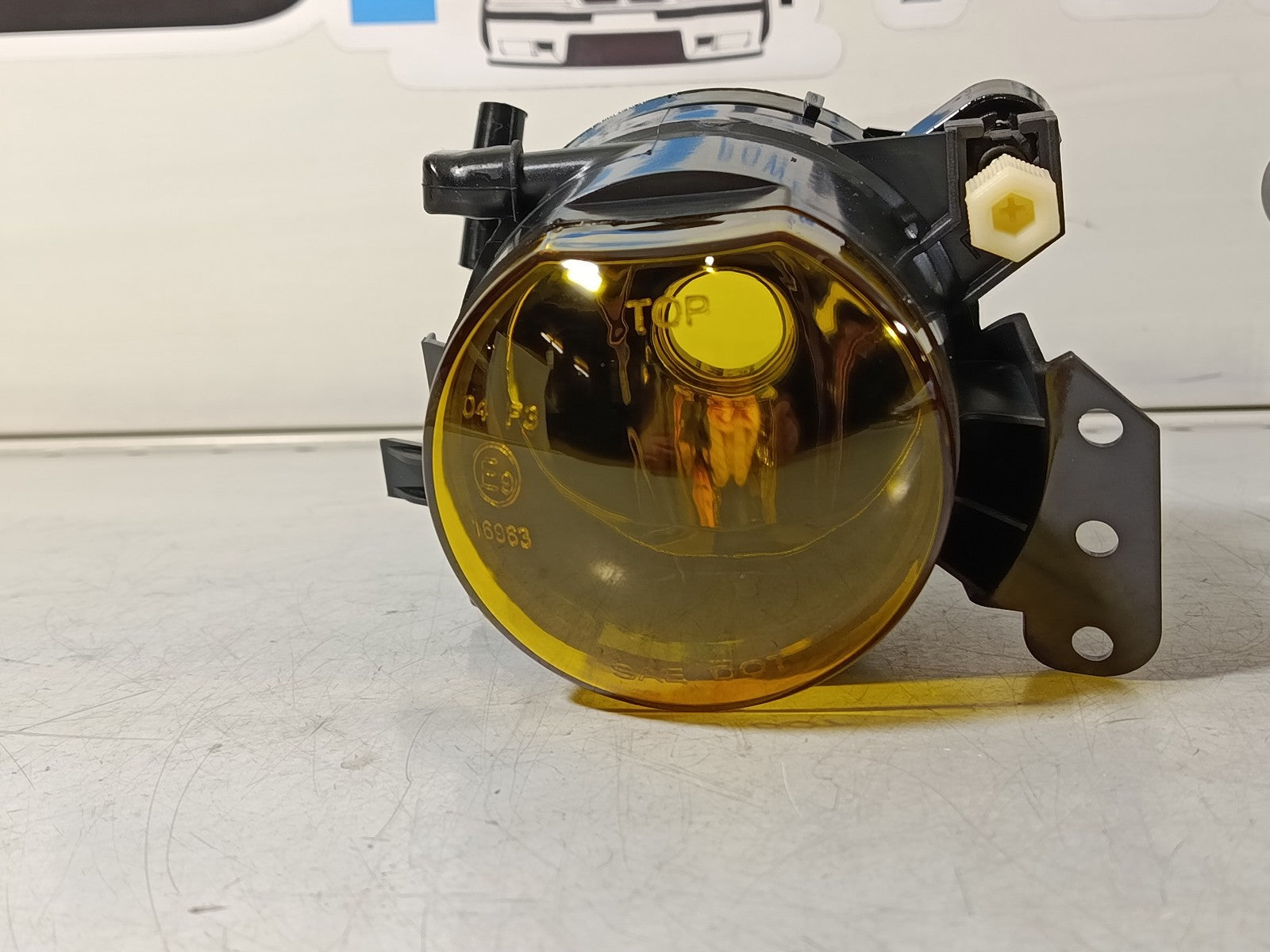 BMW E90 E90 LCI E91 E91 Fog lights, left right yellow 63176910791 63176910792
