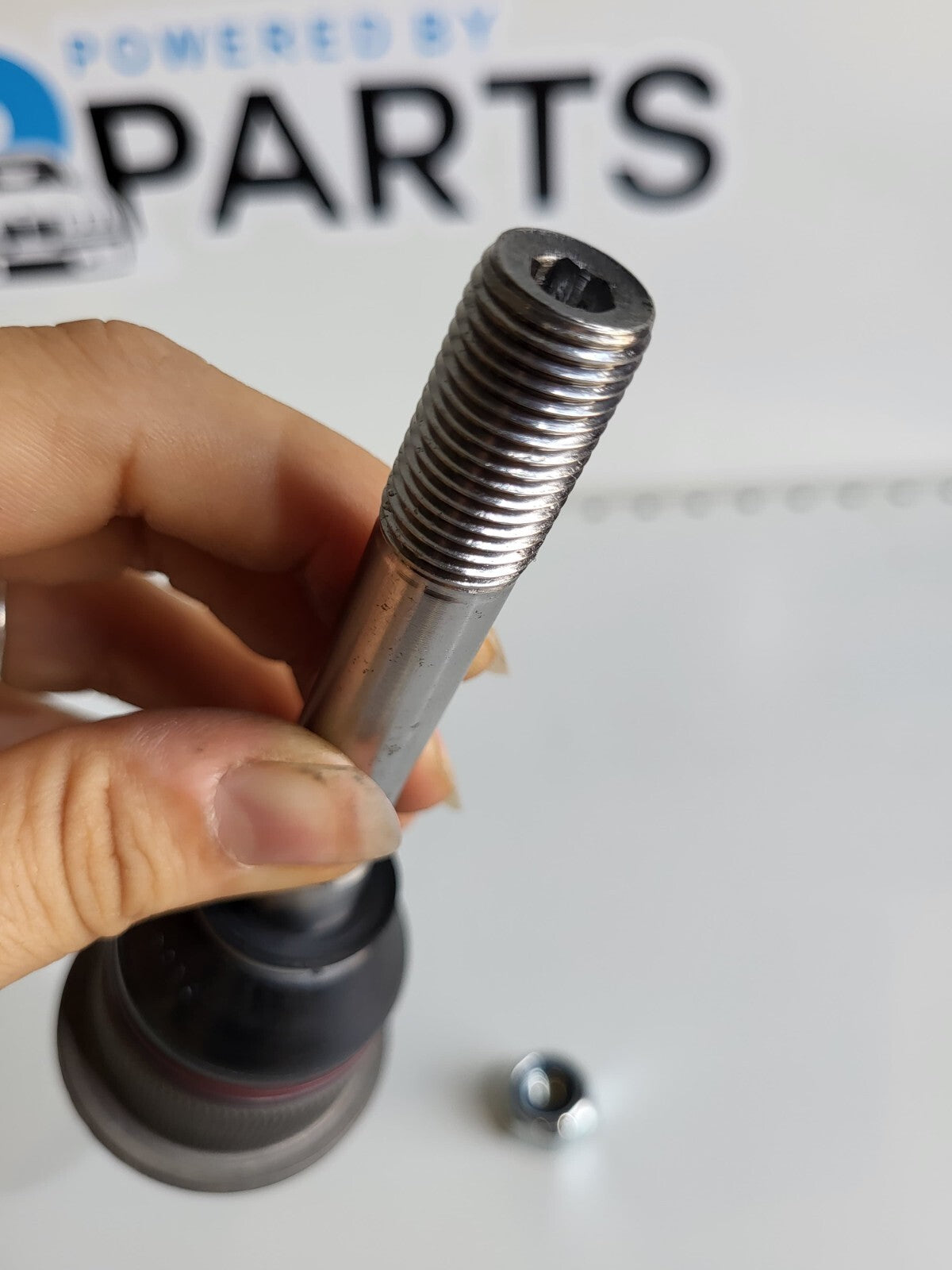 E36 middle ball joint for left and right wishbone 1PC 31126758513, 31126758514