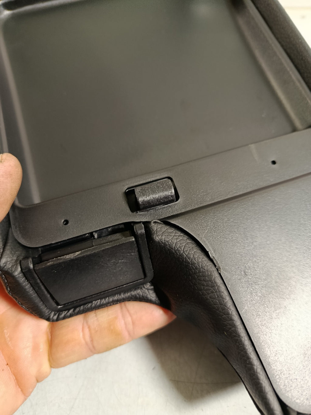 BMW E46 Armrest Upper Leather imination 51168238229