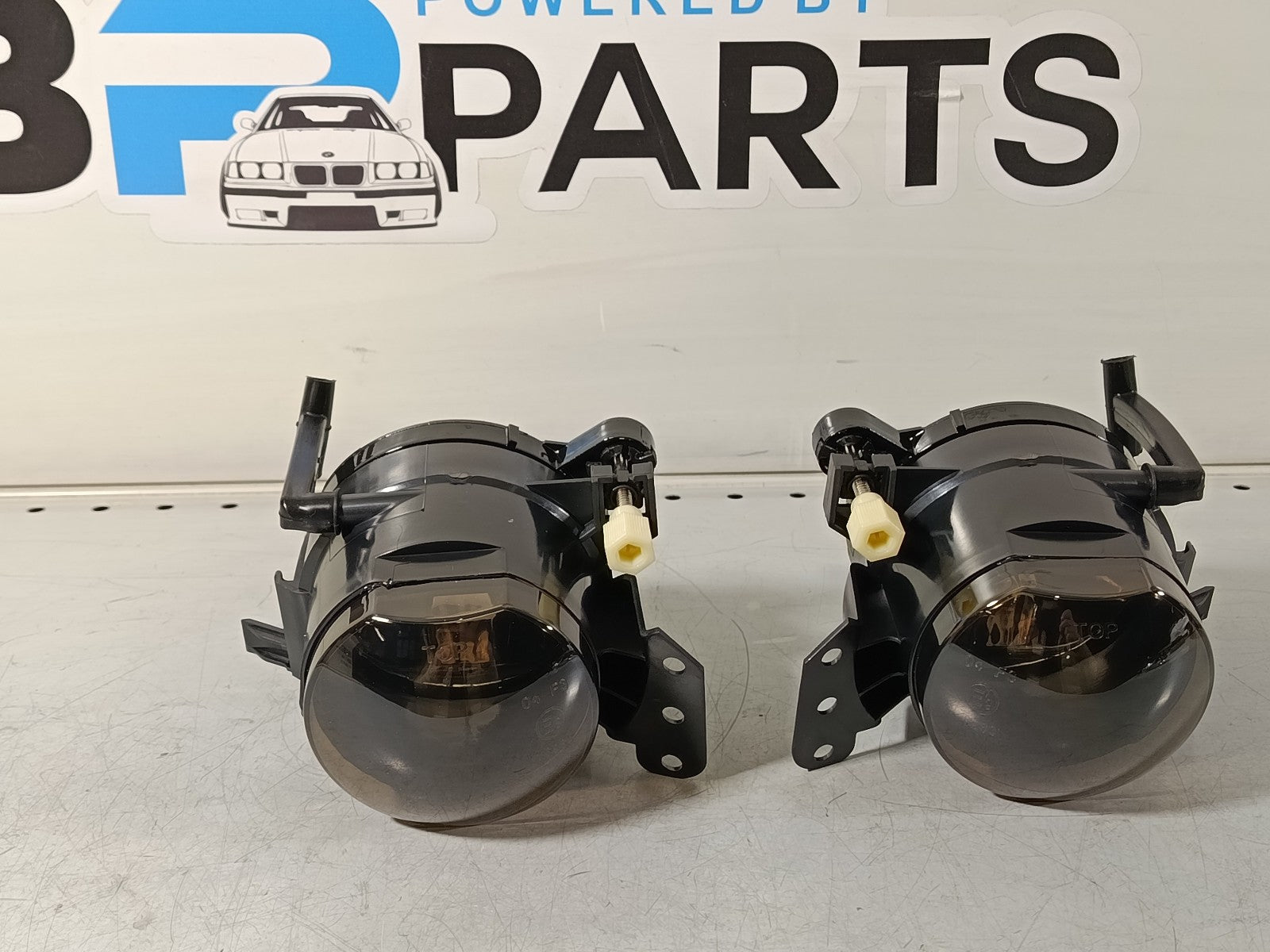 BMW E90 E90 LCI E91 E91 Fog lights, left right smoke 63176910791 63176910792