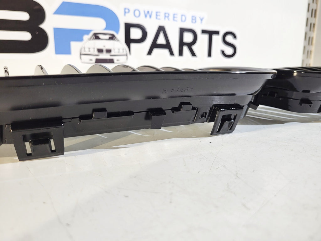 BMW E90LCI E91LCI Sedan Kidney set BLACK left, right 51137201969 51137201970