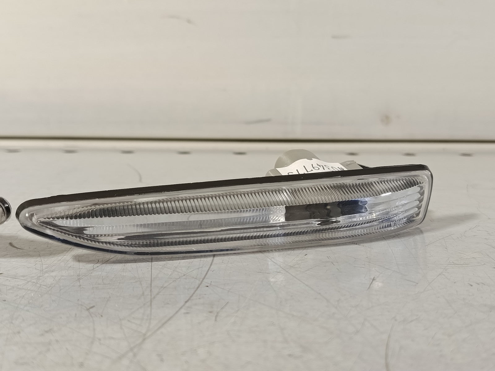 BMW E65 turn indicator lamp, left right white 63137164757 63137164758 DEPO