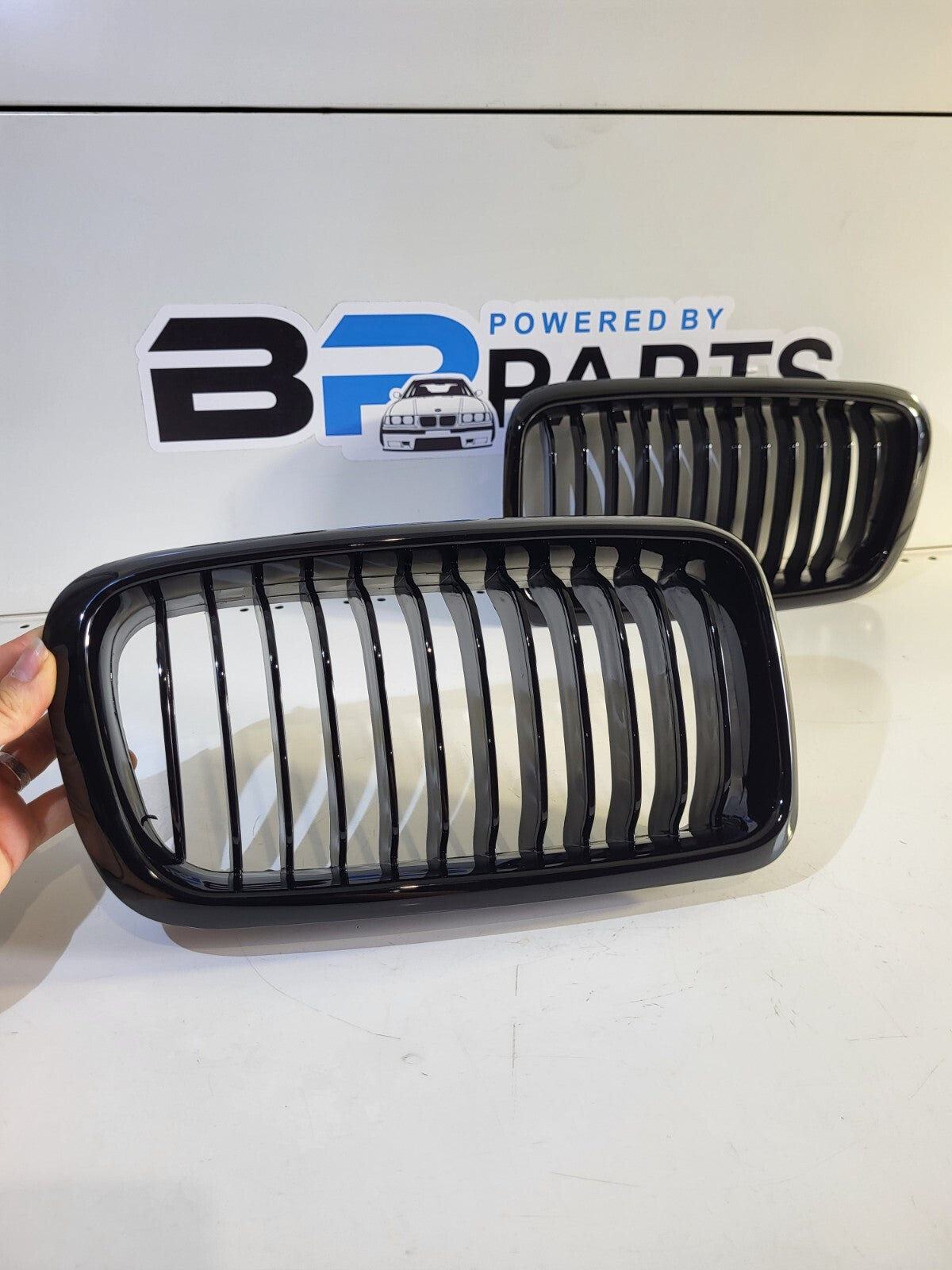 BMW E38 Facelift Grille Left and Right Set Of 2 51138231593, 51138231594