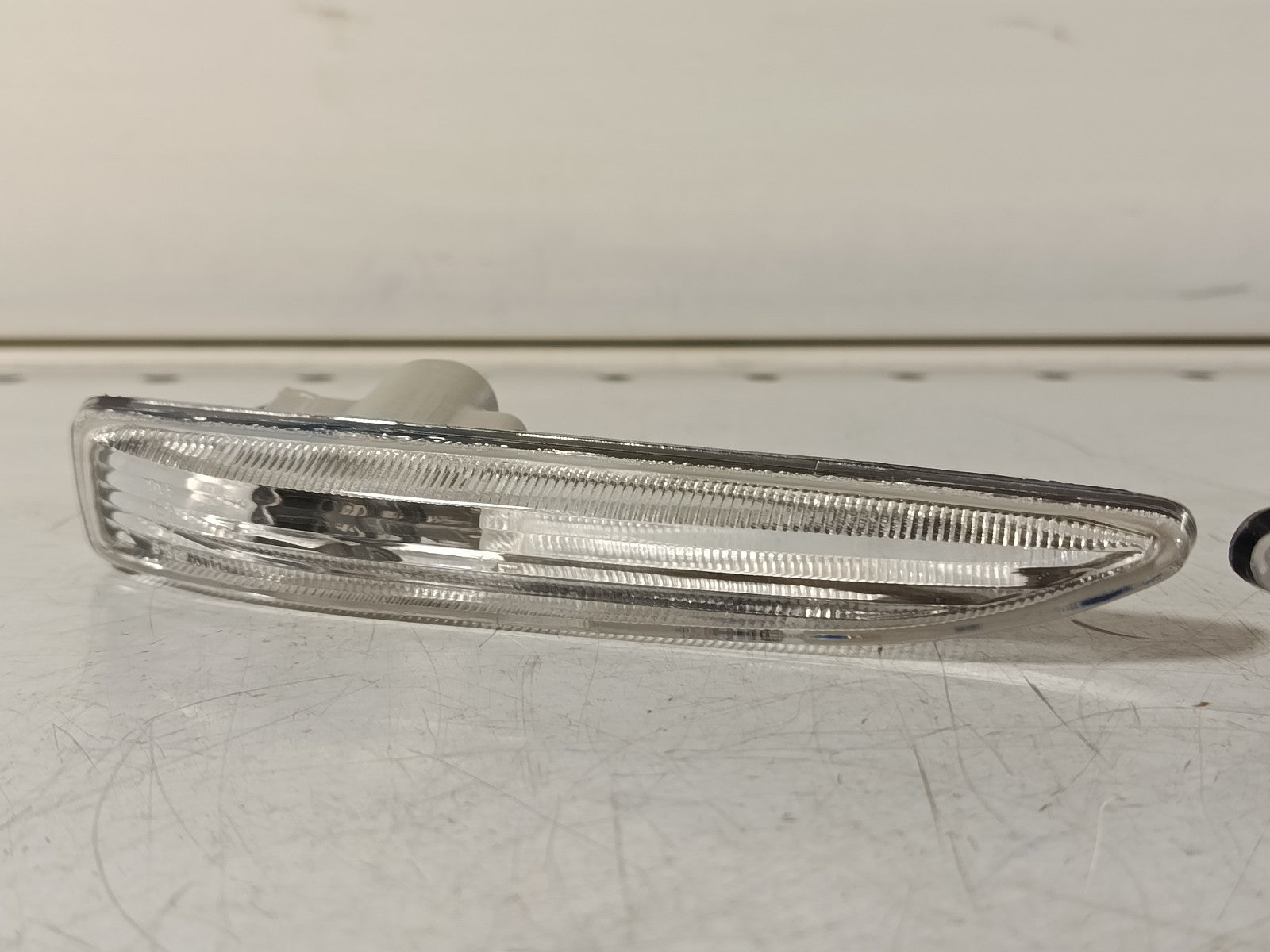 BMW E65 turn indicator lamp, left right white 63137164757 63137164758 DEPO