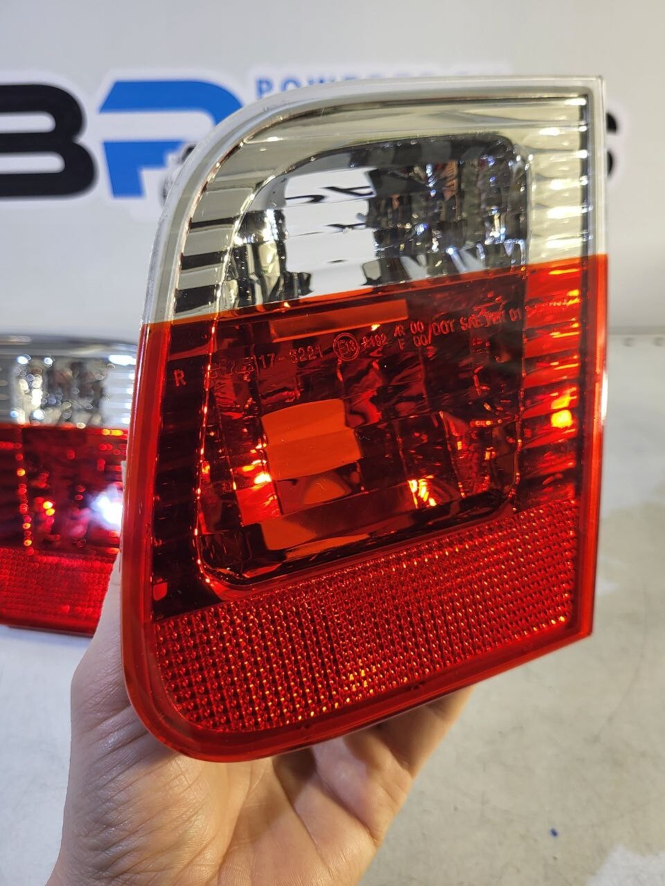 BMW E46 (01-05) Sedan Rear Light, Trunk Lid Set White 63216910537 63216910538