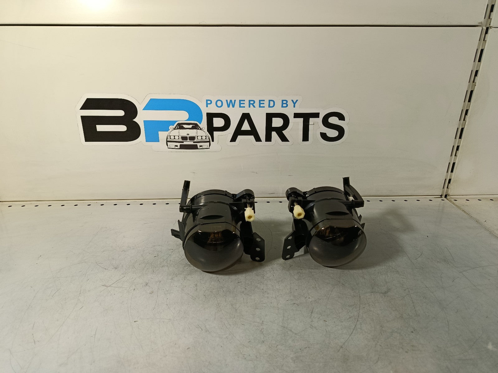BMW E90 E90 LCI E91 E91 Fog lights, left right smoke 63176910791 63176910792