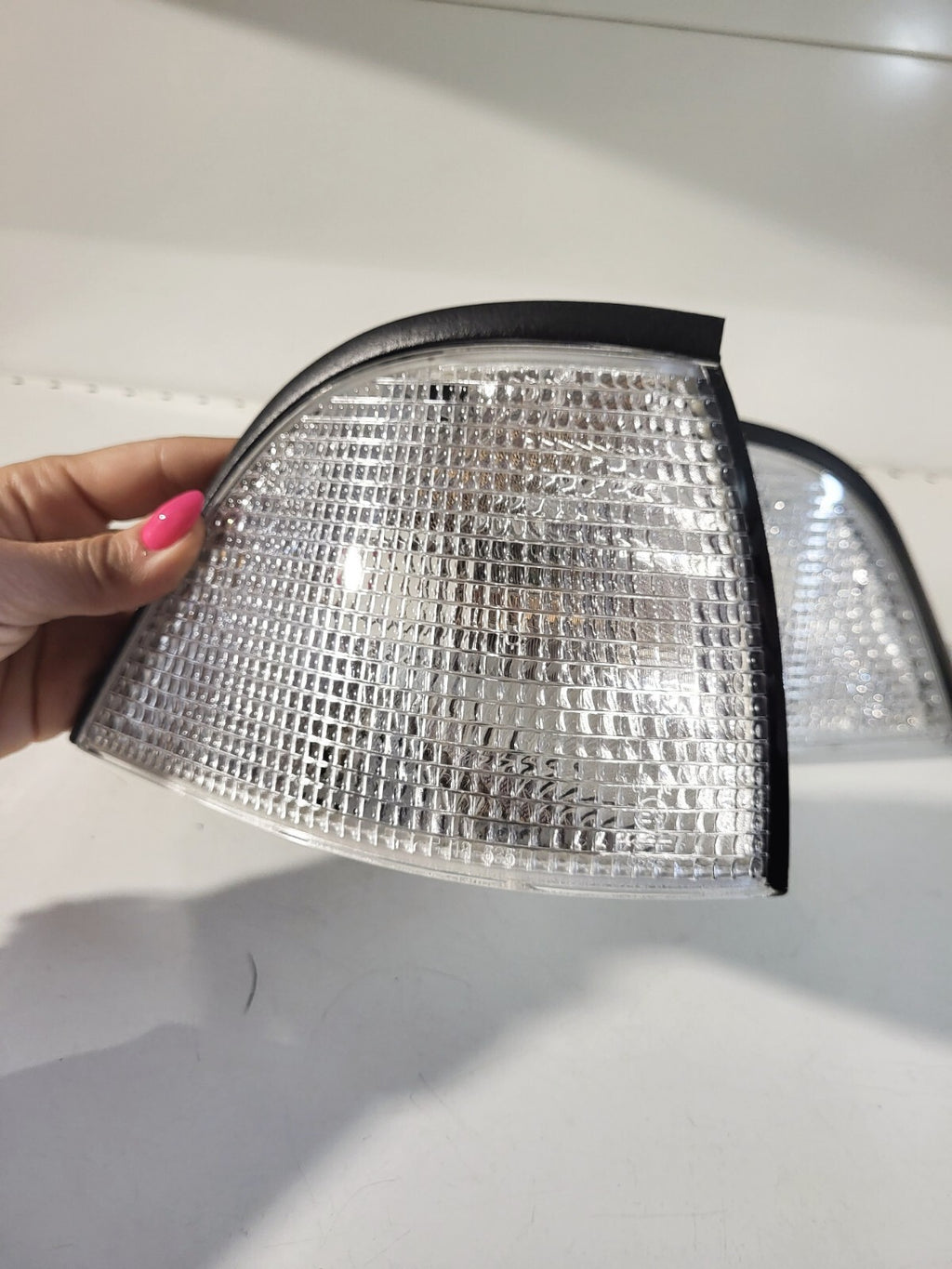 BMW E36 coupe front left, right white turn indicator 82199403093 82199403094