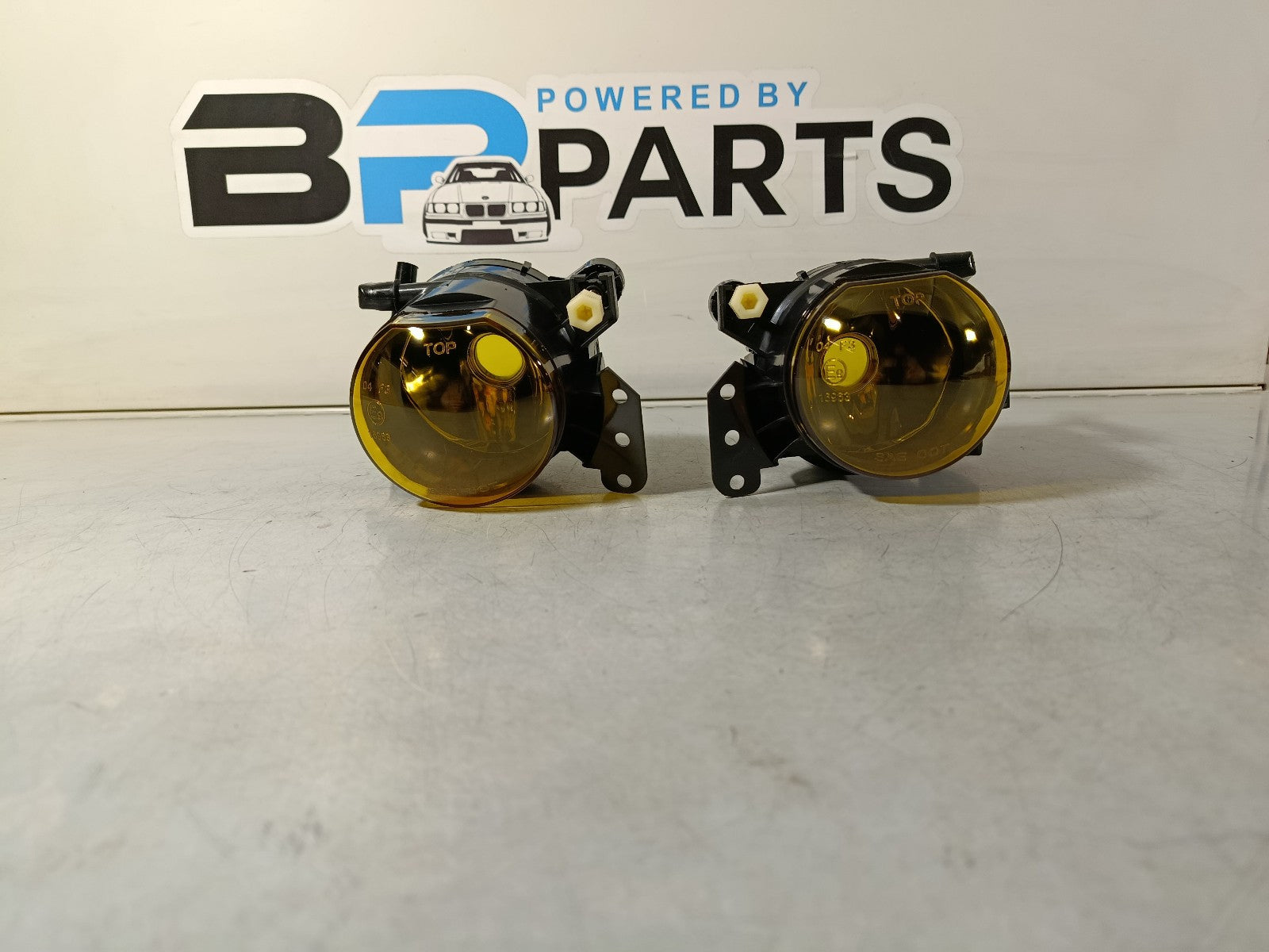 BMW E90 E90 LCI E91 E91 Fog lights, left right yellow 63176910791 63176910792