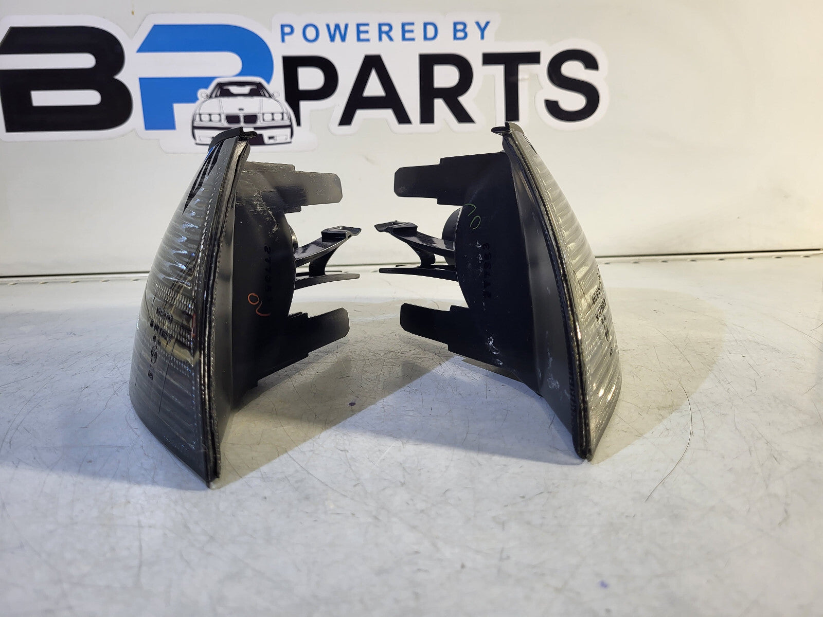 BMW E46 Front smoked turn indicator left / right 63136902769 63136902770