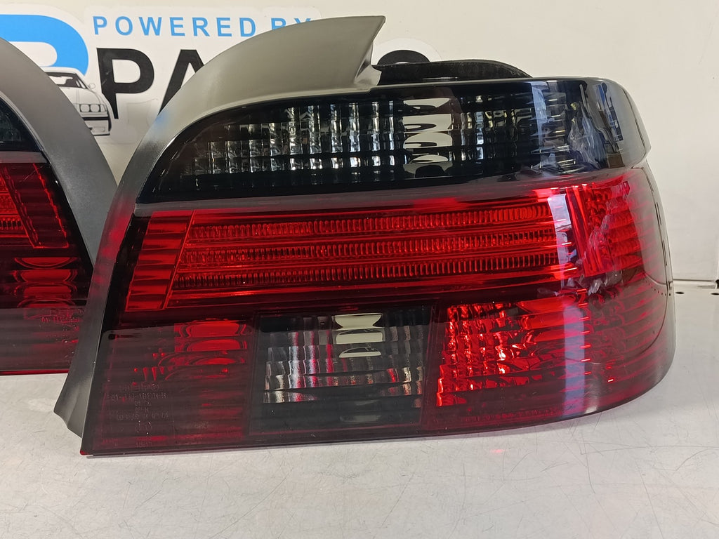 BMW e39 sedan 95-00 Taillight set clear glass red/black DEPO 1223098 B39RB