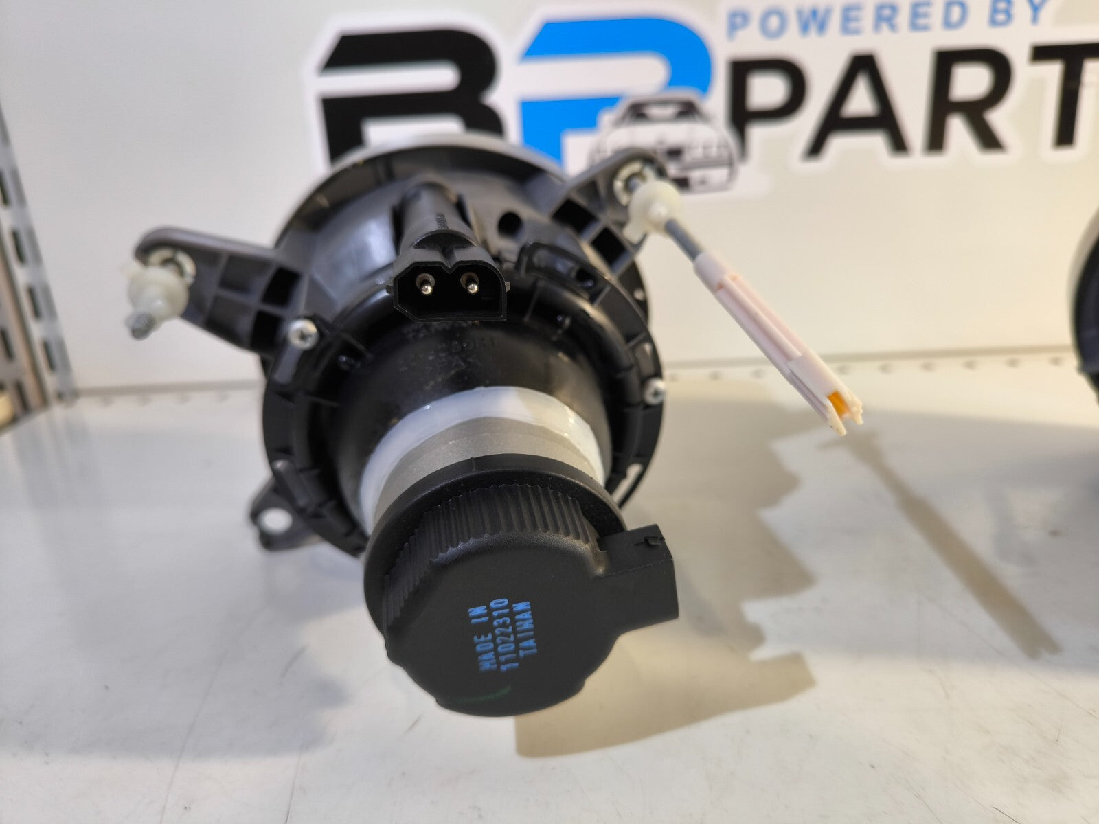 BMW E34 Lamp Lens Left And Right 63121390275, 63121390276