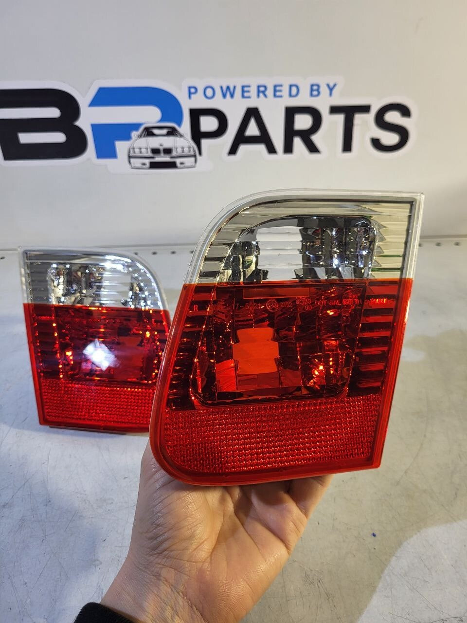 BMW E46 (01-05) Sedan Rear Light, Trunk Lid Set White 63216910537 63216910538