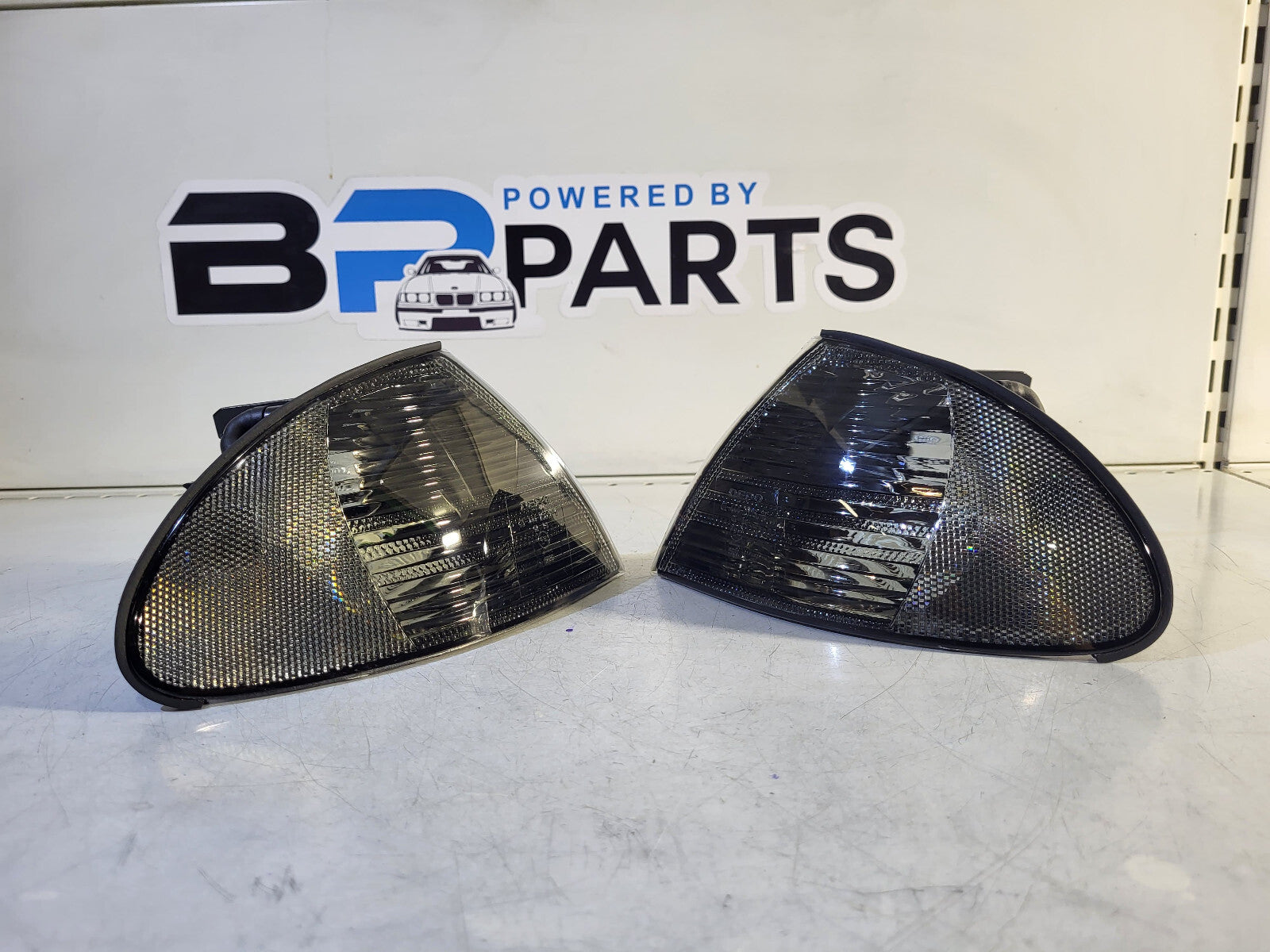 BMW E46 Front smoked turn indicator left / right 63136902769 63136902770