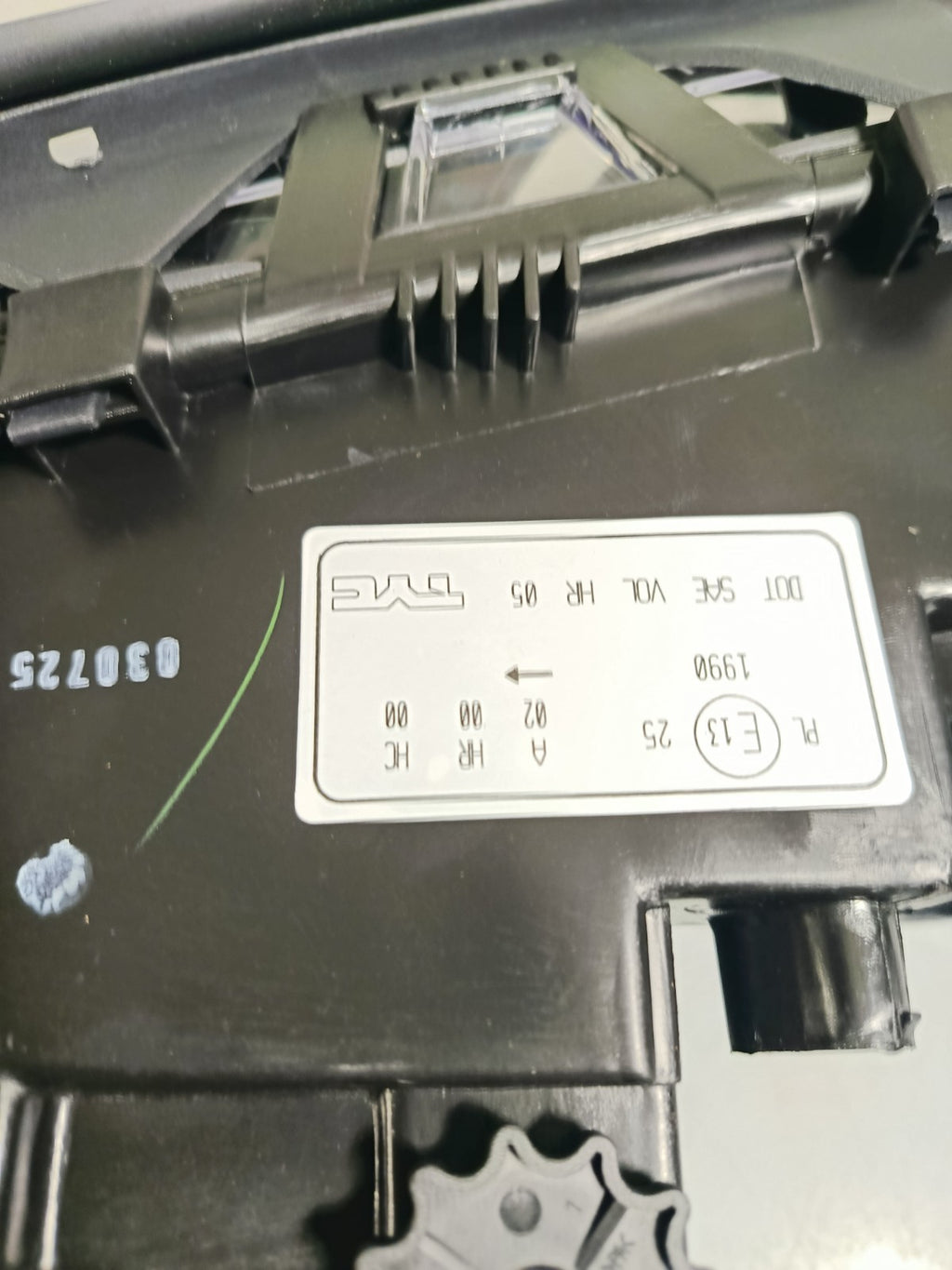 BMW E46 Facelift Headlight Left (TYC) 63127165769 63127165781