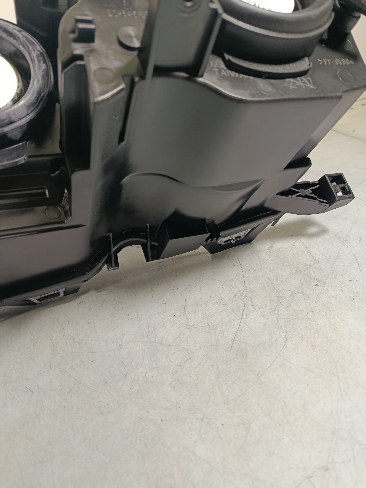 BMW E46 Facelift Headlight Right (TYC) 63127165770 63127165782