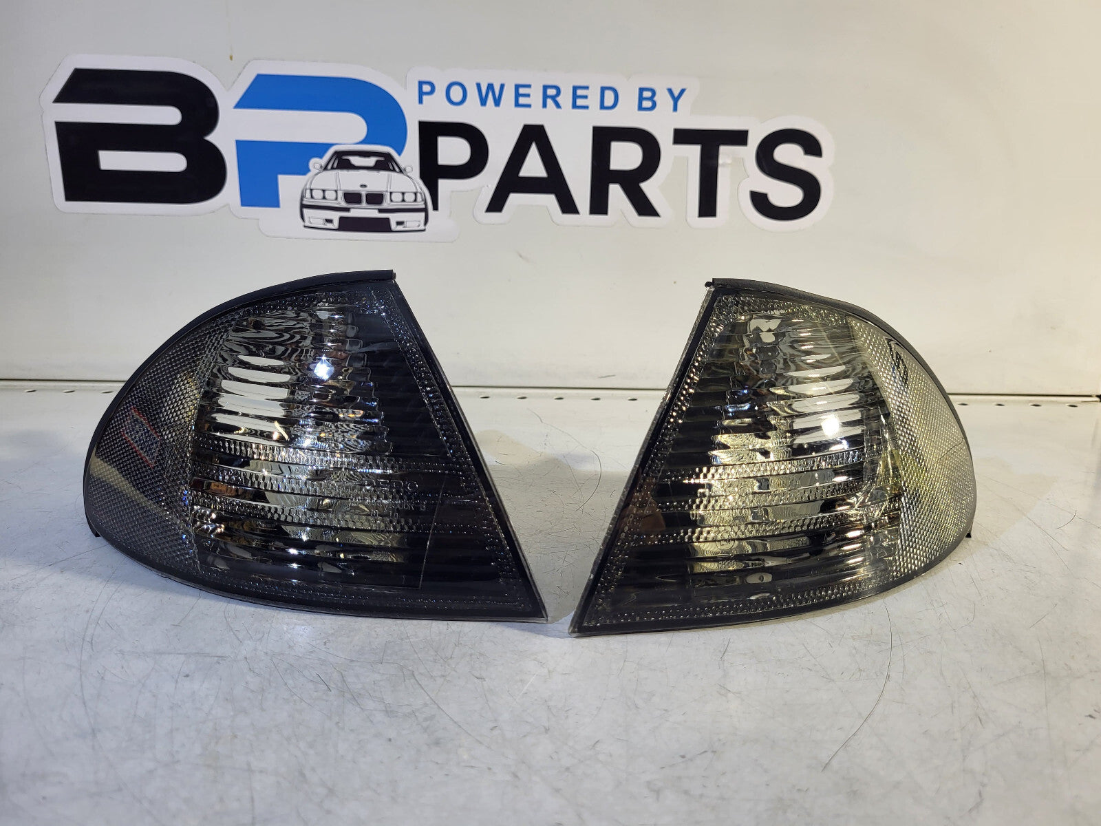 BMW E46 Front smoked turn indicator left / right 63136902769 63136902770