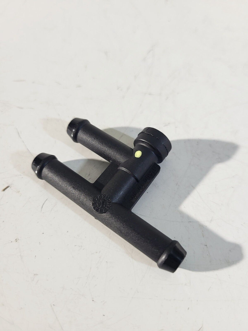 BMW E46 Distribution piece 16126750600