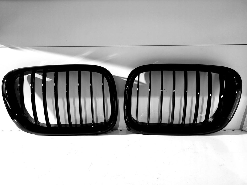 BMW X5 E53 front grille left,right, pre face-lift, gloss black 2000-2003,not OEM