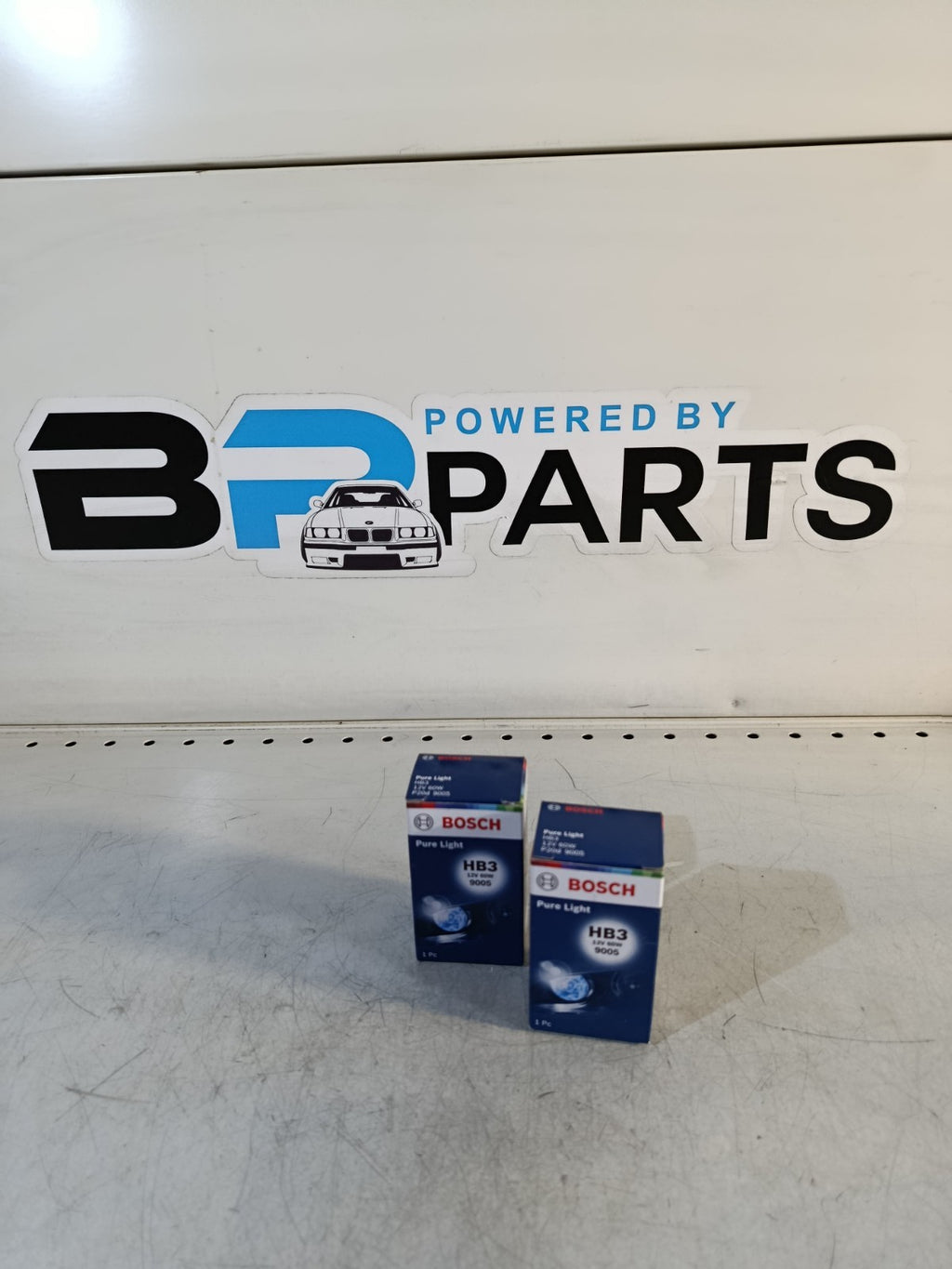 Bosch Bulb HB3 12V 60W For BMW 63217160785 P20D9005 1pc