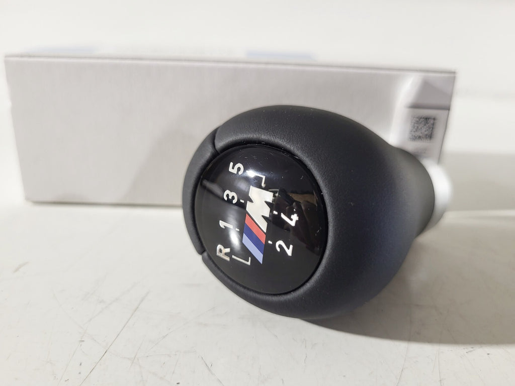 BMW E46 Gearshift knob,leather/M plaque/5-speed 25117896031