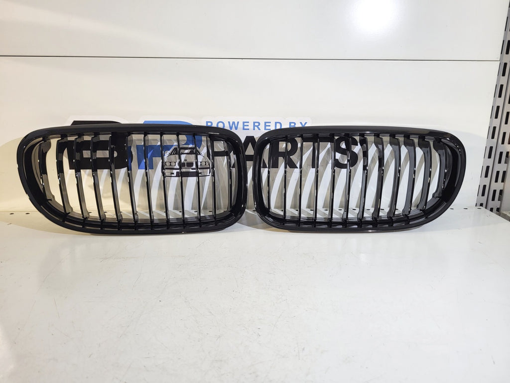 BMW E90LCI E91LCI Sedan Kidney set BLACK left, right 51137201969 51137201970