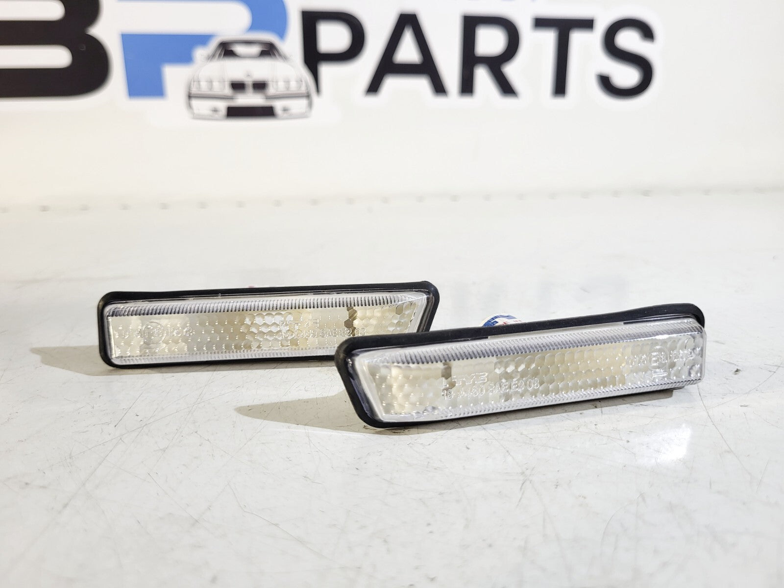 BMW E36 E53 Addit.turn indicator lamp, left/right white 63137164491 63137164492