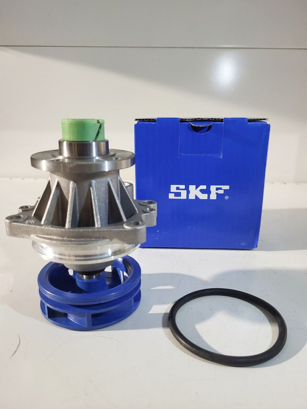 BMW E46 E39 E38 E60 Coolant pump, mechanical 11517509985