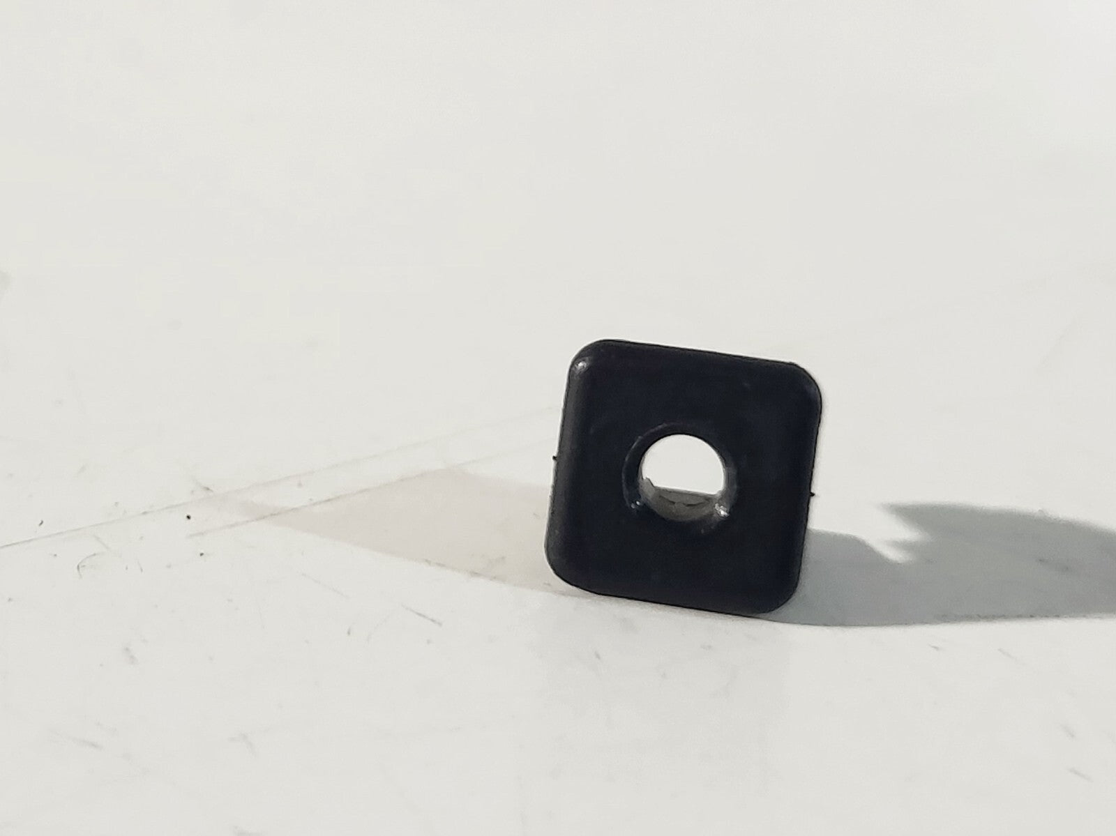 BMW E87 E88 E81 E82 E30 E36 E46 E90 E91 E92 E93 Expanding nut 1 psc 46631453058