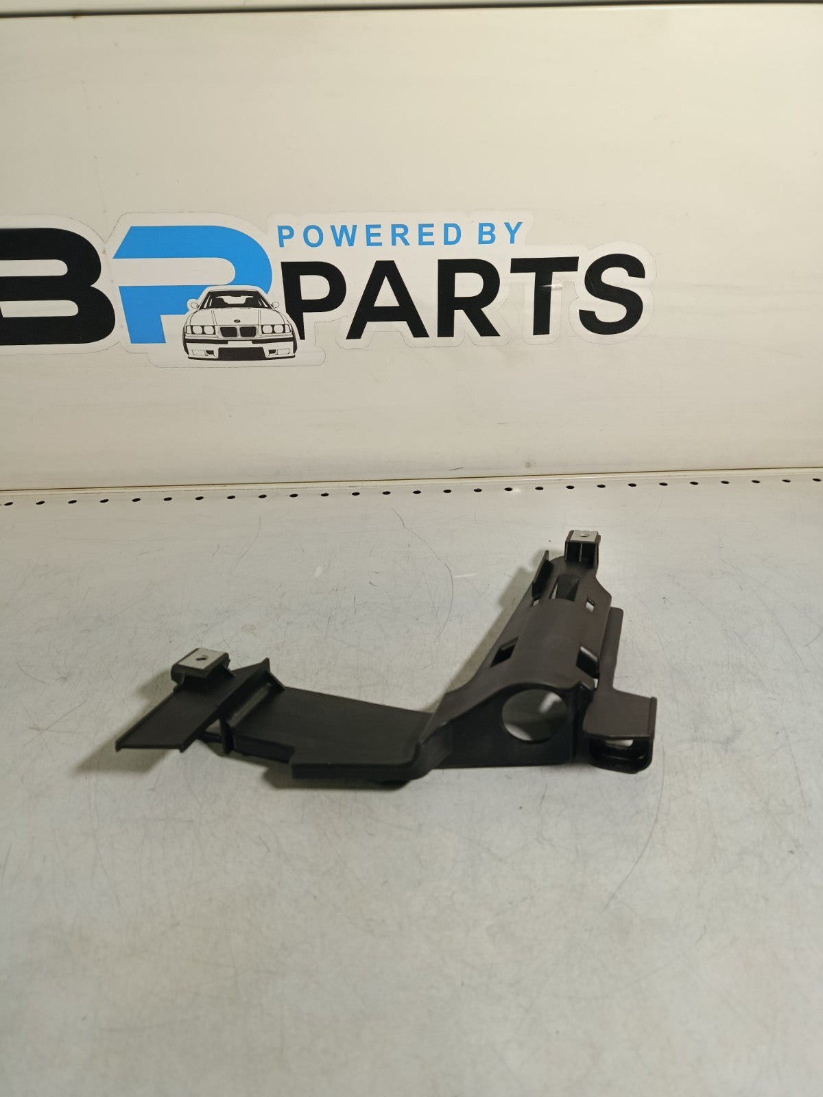 BMW E46 Facelift (TYC) Bracket Headlight Left 63128380187