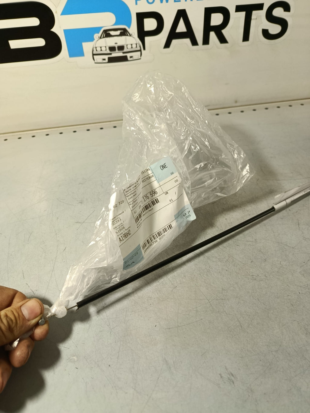 BMW E39 Hood Mechanism Centre Bowden Cable 51238176596