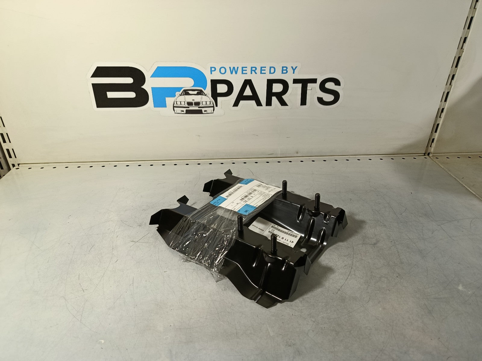 BMW e36 coupe sedan Bracket exhaust, rear 41118122355