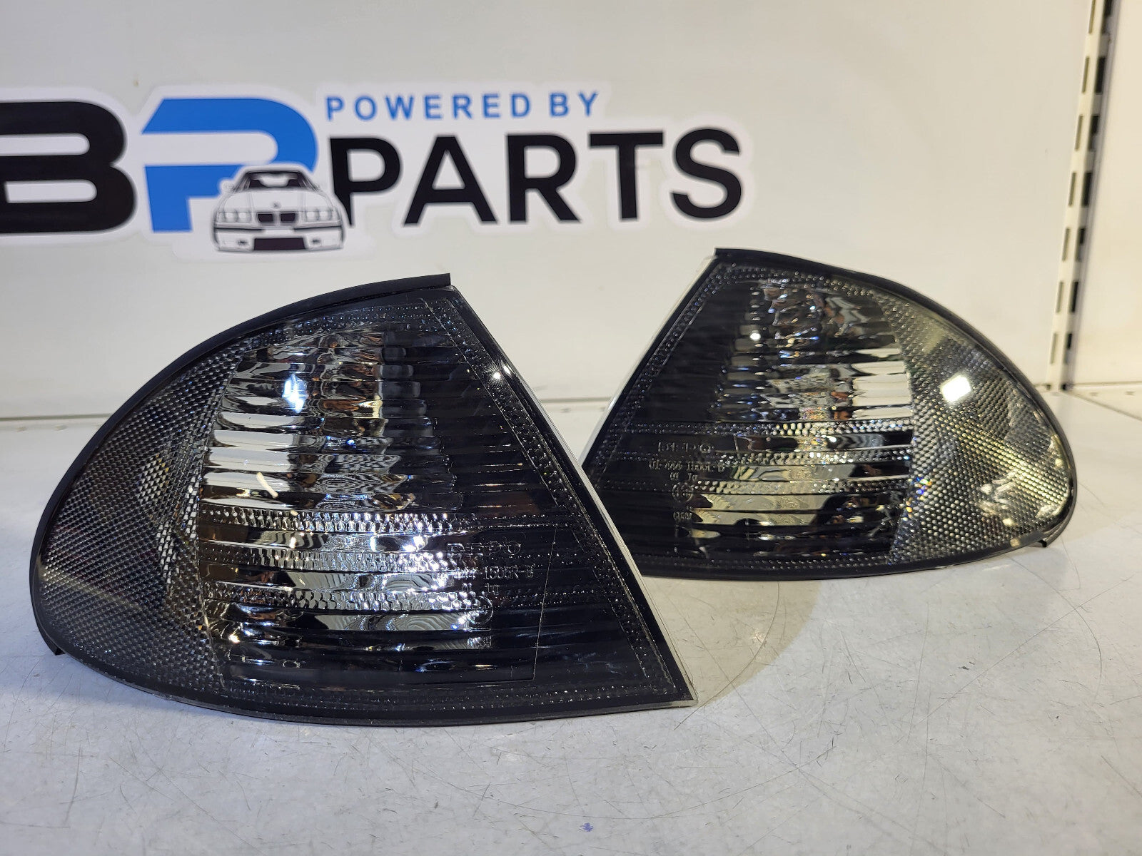 BMW E46 Front smoked turn indicator left / right 63136902769 63136902770